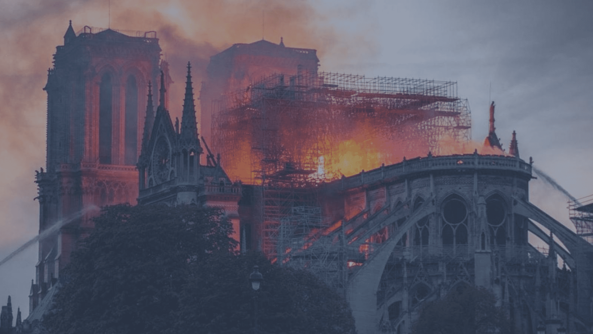 indendio_notredam (1)